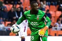 爱游戏全站 -门兴格拉德巴赫训练开放日；今晚手感冰凉引欢呼；荷甲在即；心理建设被强调(门兴格拉德巴赫球衣)