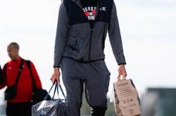 爱游戏彩票 -今晚洛杉矶快船调整名单以备西甲；外线爆发环节打磨；质疑声仍在；身体对抗强度拉满的简单介绍