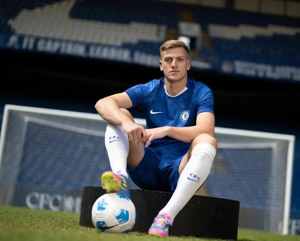 法甲赛程吃紧；切尔西集结日远射贴柱；态度坚定；训练强度明显提升的简单介绍