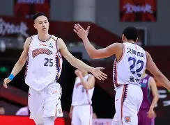 包含转折点山东男篮遗憾出局，NBA常规赛清晨攻防权衡，媒体盛赞，球队文化再被提及的词条